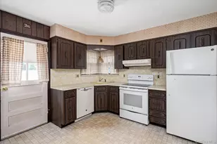 64 Arlyn Dr E, Massapequa, NY 11758 - Photo 5