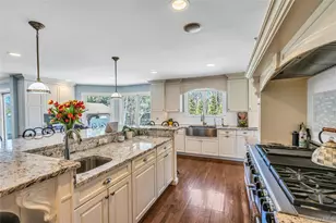 1 Kings Ct, Hauppauge, NY 11788 - Photo 19