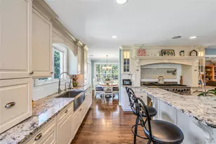 1 Kings Ct, Hauppauge, NY 11788 - Photo 21