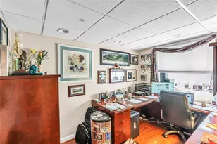 1 Kings Ct, Hauppauge, NY 11788 - Photo 43