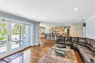 1 Kings Ct, Hauppauge, NY 11788 - Photo 23