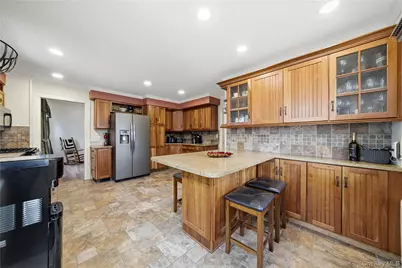 147 Church Avenue, Islip, NY 11751 - Photo 19