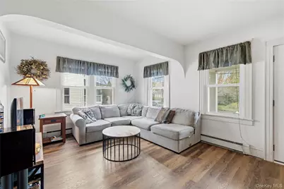 147 Church Avenue, Islip, NY 11751 - Photo 9