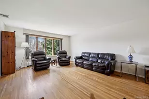 2859 Saw Mill Rd, Wantagh, NY 11793 - Photo 9