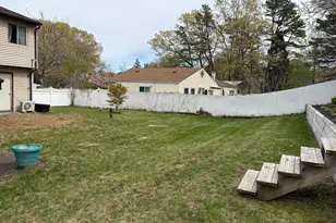 173 Sequoia Dr, Coram, NY 11727 - Photo 19