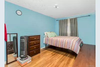 2578 Stedman Place, Bronx, NY 10469 - Photo 5