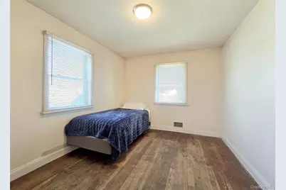 393 McConnell Avenue, Bayport, NY 11705 - Photo 9