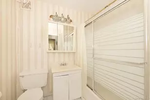 69-11 62nd Dr, Middle Village, NY 11379 - Photo 13