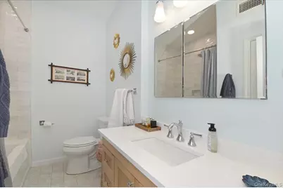 17 Central Avenue, Amityville, NY 11701 - Photo 23