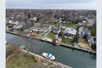 17 Central Avenue, Amityville, NY 11701 - Photo 35