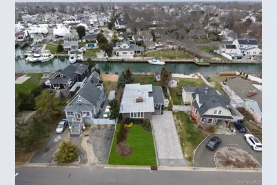 17 Central Avenue, Amityville, NY 11701 - Photo 37