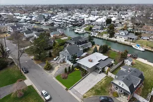 17 Central Ave, Amityville, NY 11701 - Photo 33