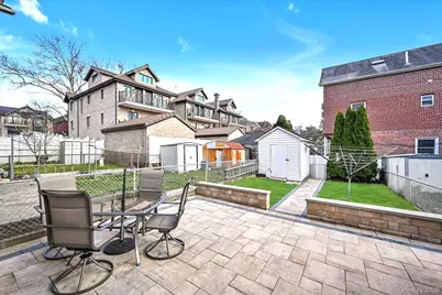 16108 Booth Memorial Avenue, Flushing, NY 11365 - Photo 19