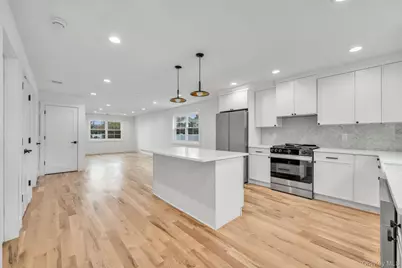 27 Elizabeth Court, Hempstead, NY 11550 - Photo 17