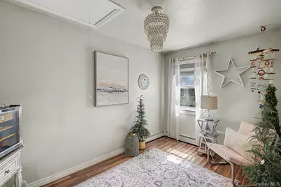 64 Sweetbriar Drive, Mastic, NY 11950 - Photo 19