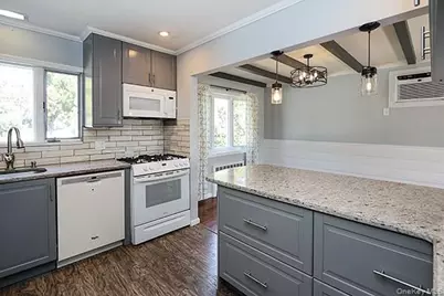 1084 Hicksville Road, Massapequa, NY 11783 - Photo 11