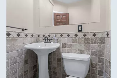 16 Kenilworth Road, Mineola, NY 11501 - Photo 15