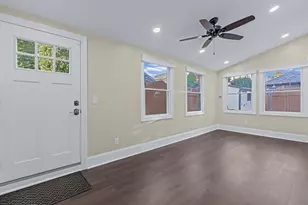16 Kenilworth Rd, Mineola, NY 11501 - Photo 15