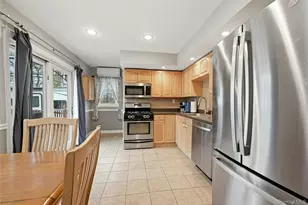 12 Wilson Ave, East Moriches, NY 11940 - Photo 9