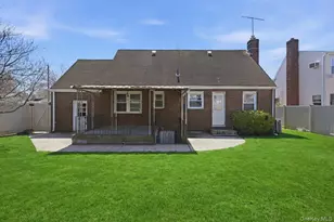 1719 William St, Merrick, NY 11566 - Photo 31