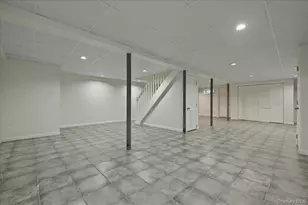 1719 William St, Merrick, NY 11566 - Photo 29