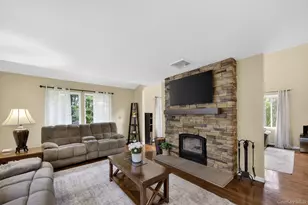 19 Apple Hill Dr, Cortlandt Manor, NY 10567 - Photo 7