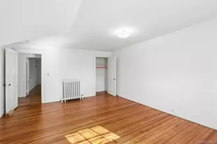 208 Wheatley Rd, Old Westbury, NY 11568 - Photo 23