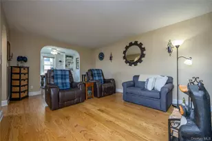 87 N Magnolia St, Pearl River, NY 10965 - Photo 5