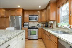 87 N Magnolia St, Pearl River, NY 10965 - Photo 11