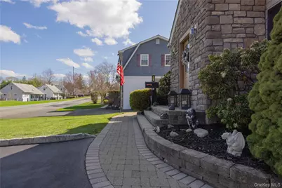 87 N Magnolia Street, Pearl River, NY 10965 - Photo 3