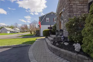 87 N Magnolia St, Pearl River, NY 10965 - Photo 3