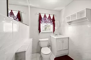 136 Roundhill Dr, Yonkers, NY 10710 - Photo 31