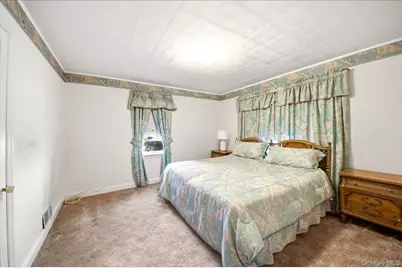 136 Roundhill Drive, Yonkers, NY 10710 - Photo 17