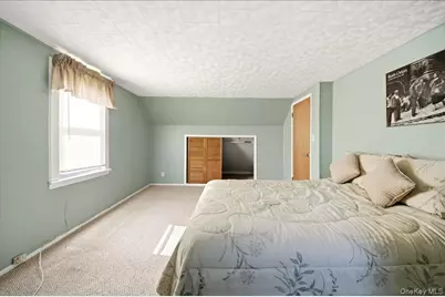 136 Roundhill Drive, Yonkers, NY 10710 - Photo 29