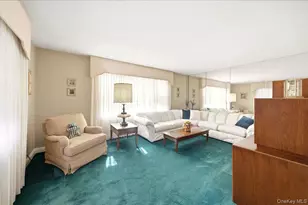 136 Roundhill Dr, Yonkers, NY 10710 - Photo 15