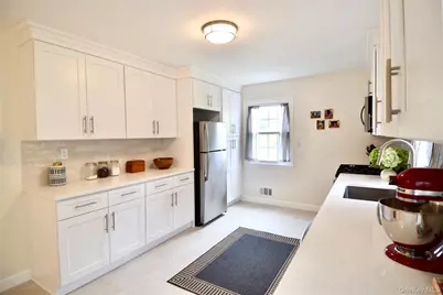 1131 Dobbs Ferry Road, White Plains, NY 10607 - Photo 5