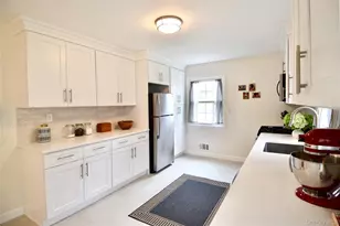 1131 Dobbs Ferry Rd, White Plains, NY 10607 - Photo 5