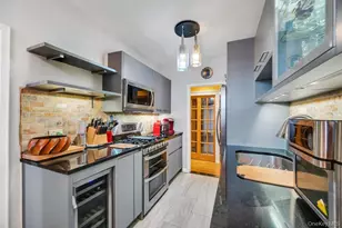 162-41 Powells Cove Blvd, Whitestone, NY 11357 - Photo 13