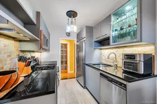 162-41 Powells Cove Blvd, Whitestone, NY 11357 - Photo 15