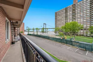 162-41 Powells Cove Blvd, Whitestone, NY 11357 - Photo 19