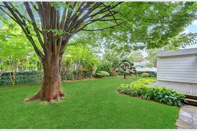 37 Patton Boulevard, New Hyde Park, NY 11040 - Photo 23