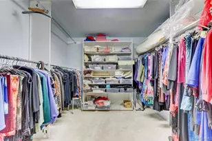 37 Patton Blvd, New Hyde Park, NY 11040 - Photo 17