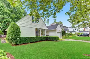 37 Patton Blvd, New Hyde Park, NY 11040 - Photo 3