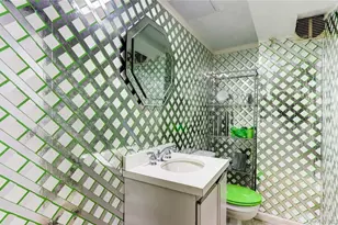 37 Patton Blvd, New Hyde Park, NY 11040 - Photo 21