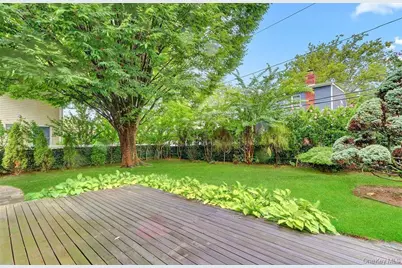 37 Patton Boulevard, New Hyde Park, NY 11040 - Photo 25