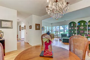 37 Patton Blvd, New Hyde Park, NY 11040 - Photo 9