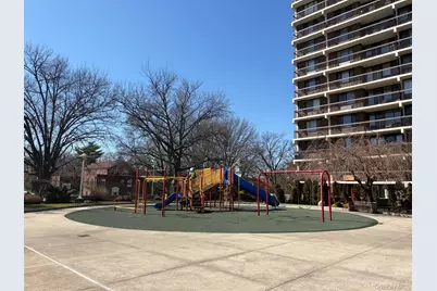 152-18 Union Turnpike #209P, Flushing, NY 11367 - Photo 9