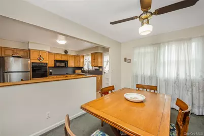 35 W Chestnut Street, Farmingdale, NY 11735 - Photo 9