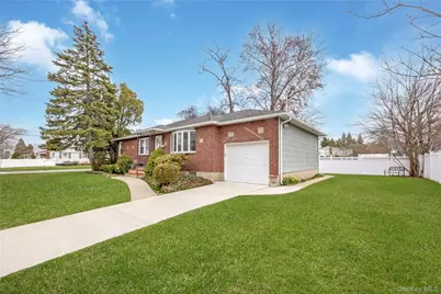 35 W Chestnut Street, Farmingdale, NY 11735 - Photo 1