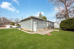 35 W Chestnut St, Farmingdale, NY 11735 - Photo 21